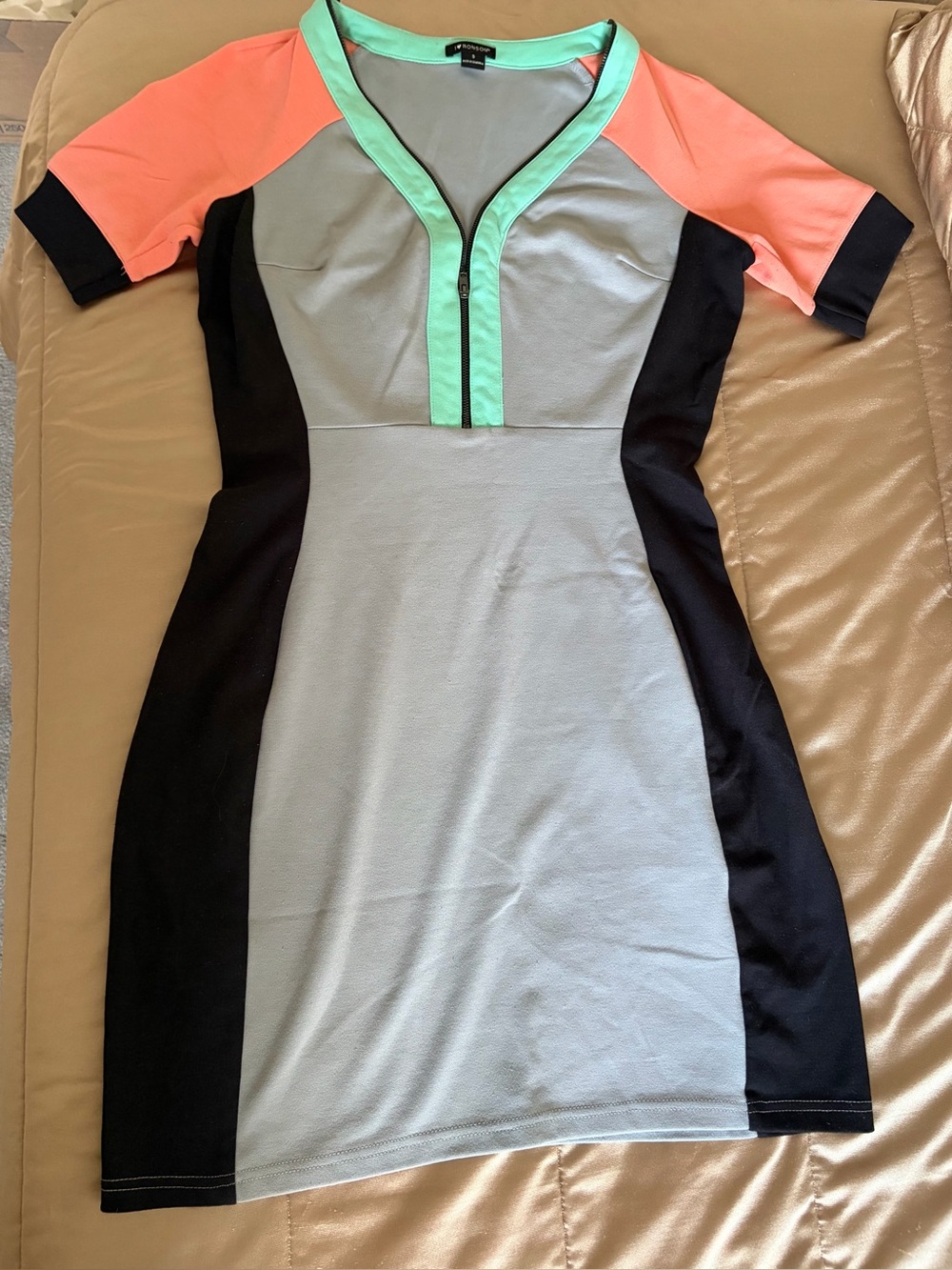 I HEART RONSON Colorblock Short Sleeve Knit Dress. Size S.